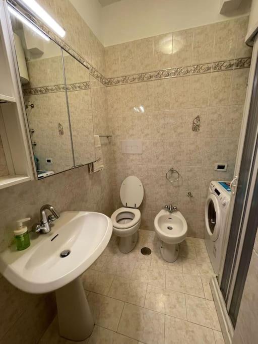 Appartamento 10 M Dal Mare Casa Da Zia Lena Maiori Luaran gambar
